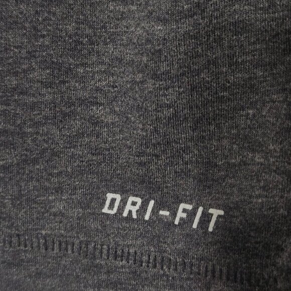 Nike SB Dri-Fit Raglan Henley, Men's Medium, Black/Green, Excellent Condition - Picture 6 of 7